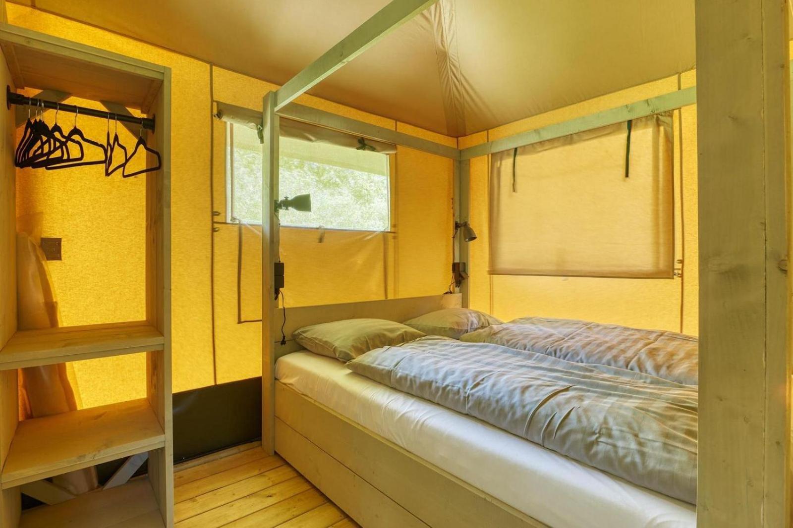 Glamping Lodge With Eco-Wellness Zeewolde Exteriör bild