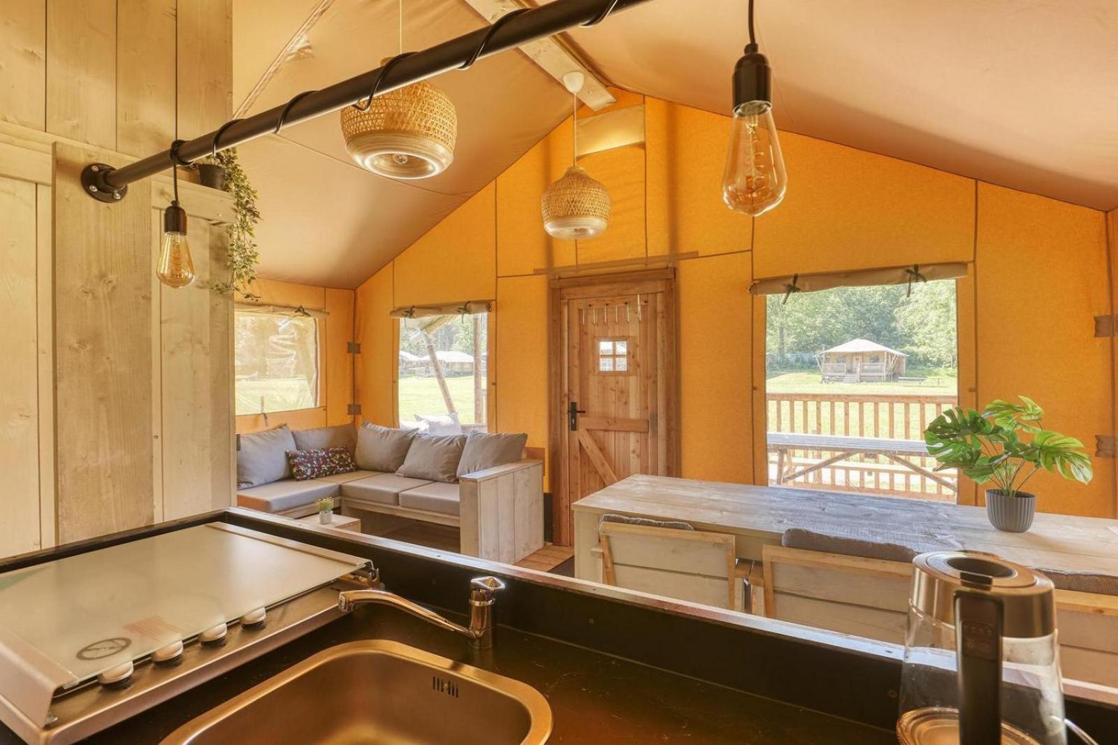 Glamping Lodge With Eco-Wellness Zeewolde Exteriör bild
