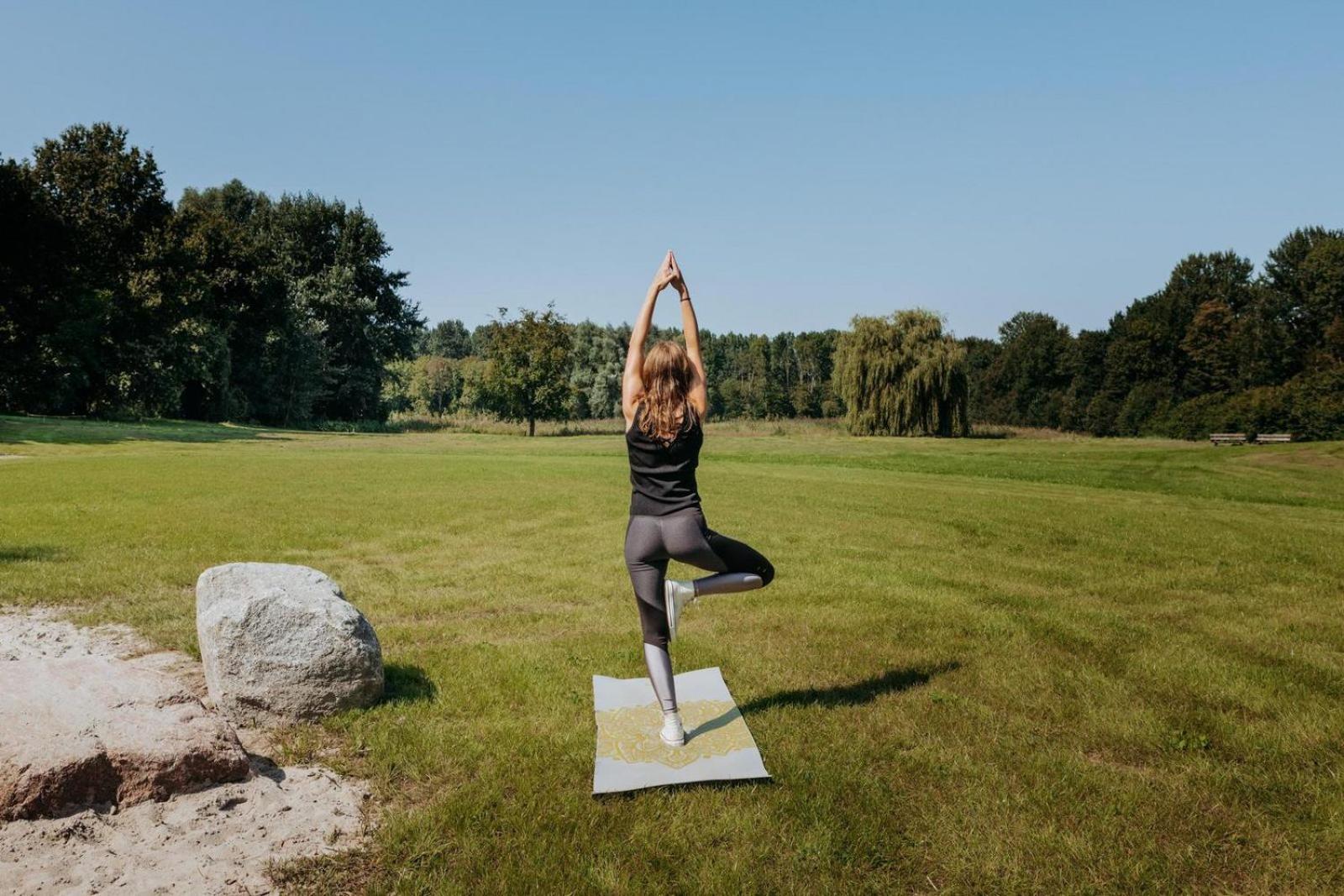 Glamping Lodge With Eco-Wellness Zeewolde Exteriör bild