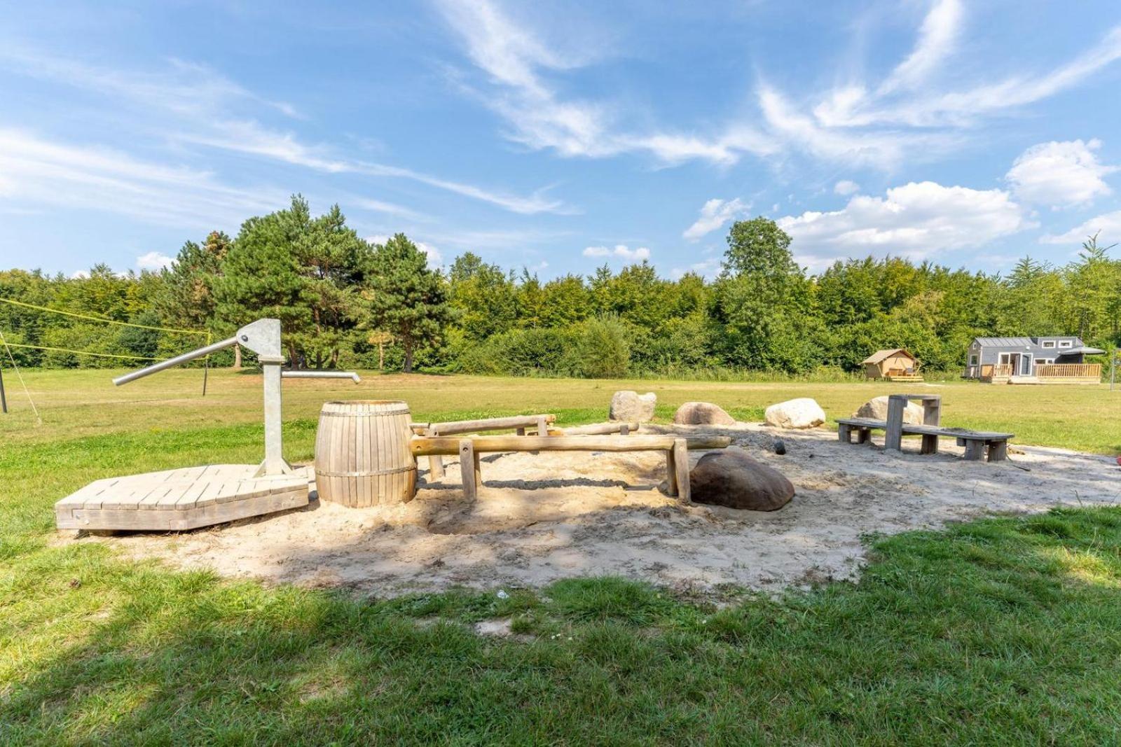 Glamping Lodge With Eco-Wellness Zeewolde Exteriör bild