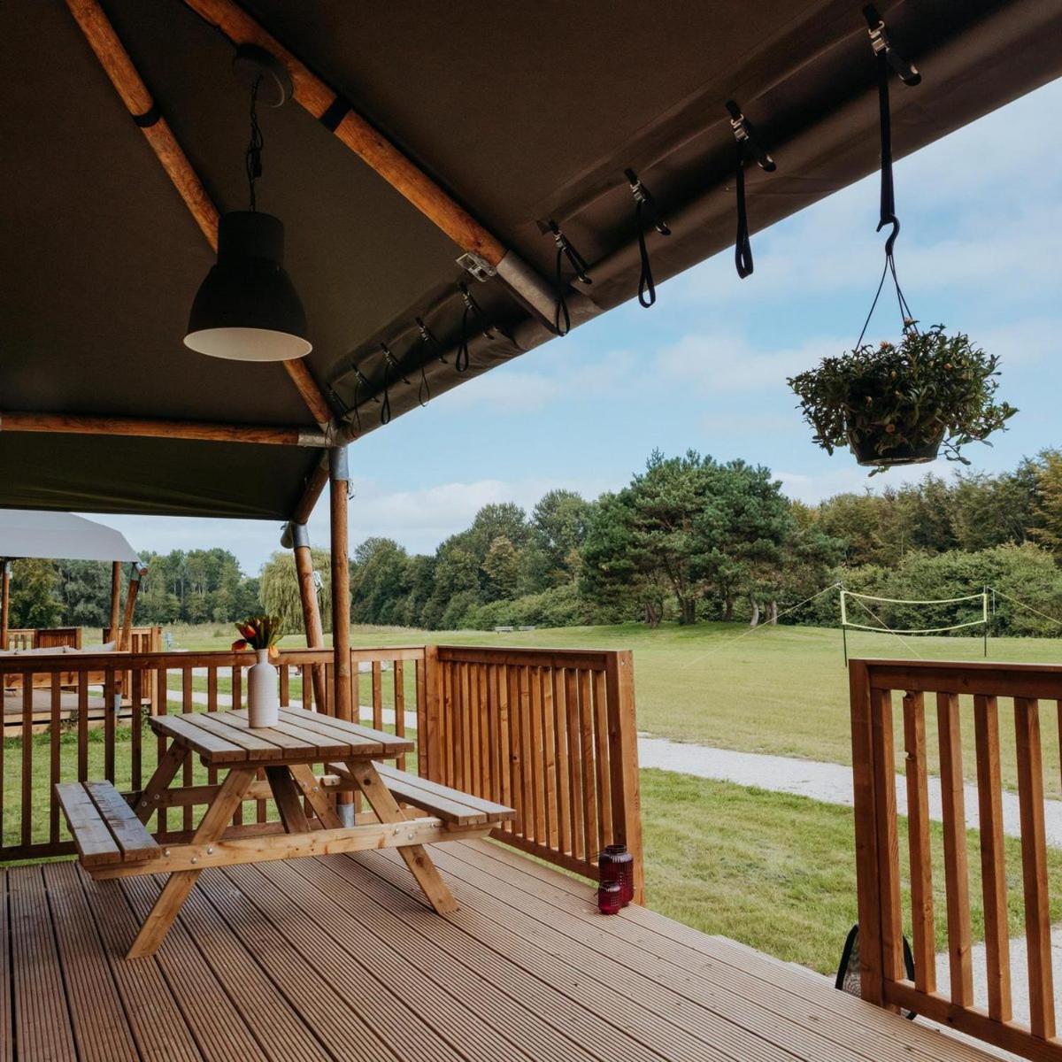 Glamping Lodge With Eco-Wellness Zeewolde Exteriör bild