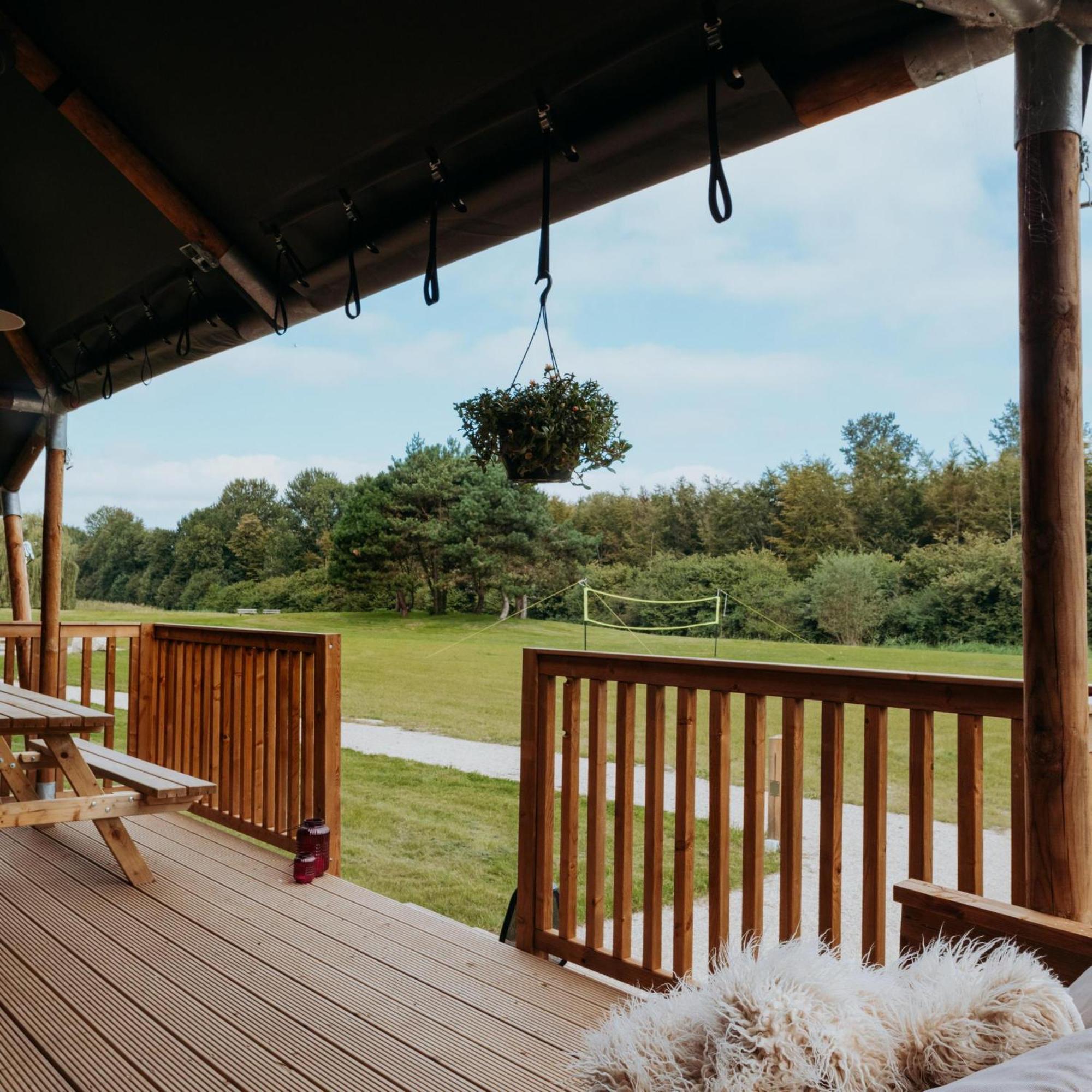 Glamping Lodge With Eco-Wellness Zeewolde Exteriör bild