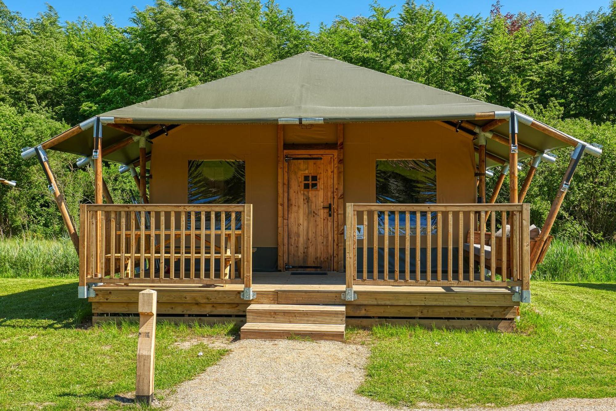 Glamping Lodge With Eco-Wellness Zeewolde Exteriör bild