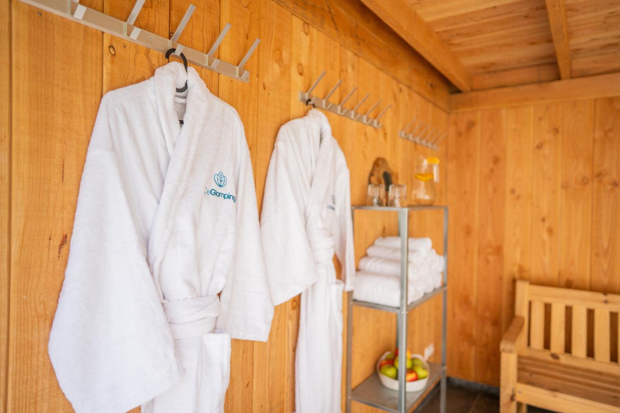 Glamping Lodge With Eco-Wellness Zeewolde Exteriör bild
